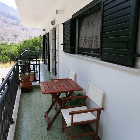 Foteini's House In Megalo Horio Tilos *